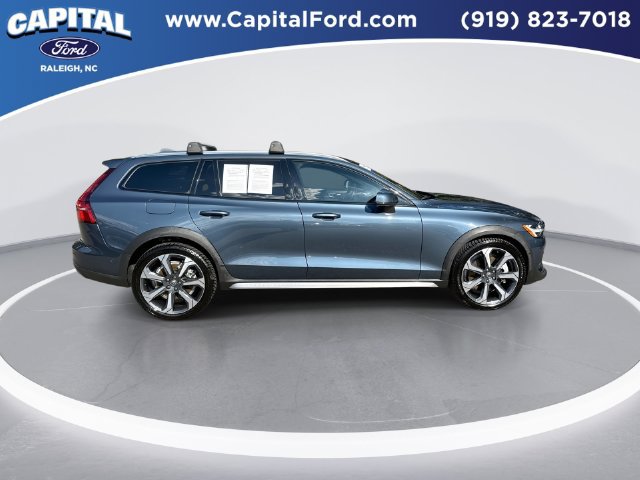 Used 2024 Volvo V60 B5 Cross Country Ultimate AWD/4WD image 9