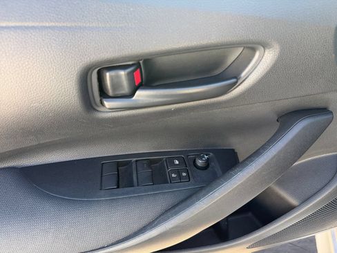 Used 2025 Toyota Corolla LE FWD image 22