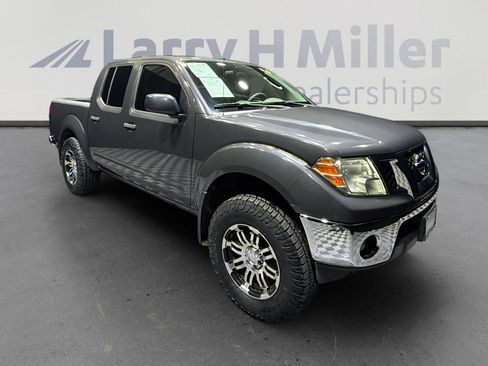 Used 2010 Nissan Frontier SE image 7