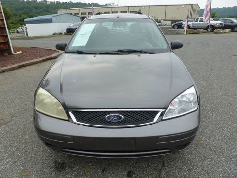 Used 2006 Ford Focus SE FWD image 2