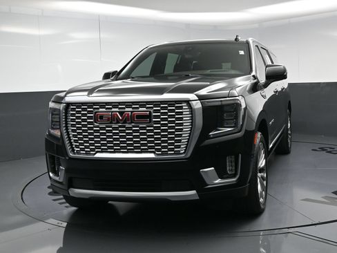 Used 2021 GMC Yukon XL Denali w/ Denali Premium Package AWD/4WD image 5