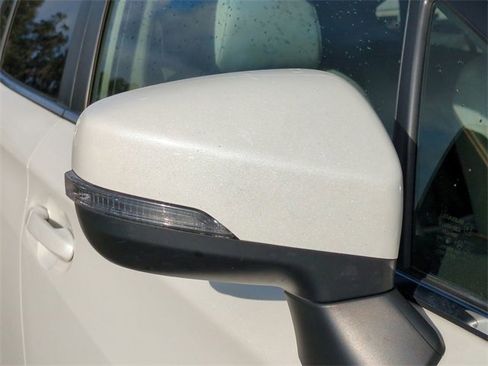 Used 2019 Subaru Crosstrek 2.0i Limited w/ Moonroof Package w/Navigation image 12