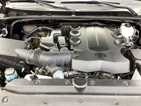 Certified 2024 Toyota 4Runner TRD Off-Road Premium image 16