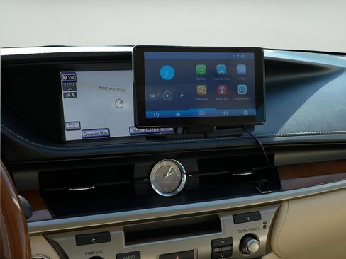 Used 2013 Lexus ES 300h w/ Luxury Pkg image 23