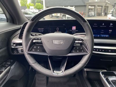 Certified 2025 Cadillac Lyriq Sport w/ LPO, Floor Liner Package AWD/4WD image 20