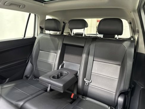 Used 2020 Volkswagen Tiguan SEL FWD image 13