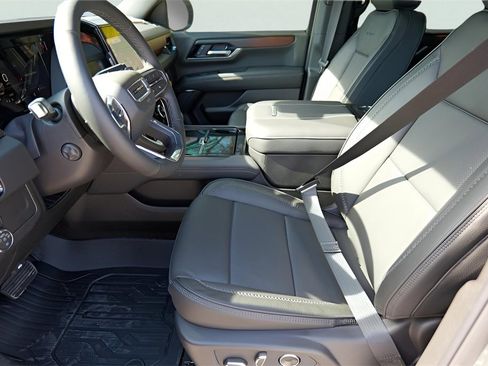 New 2026 GMC Yukon XL Denali w/ Sun & Power Step Package image 9