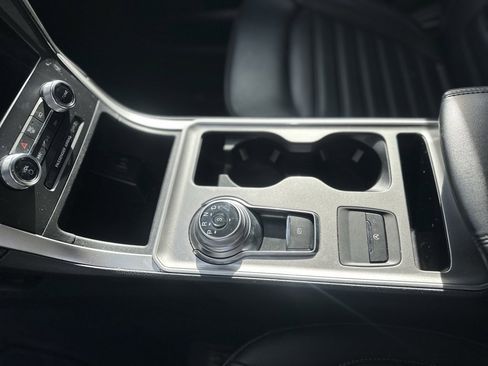 Used 2024 Ford Edge SEL image 21