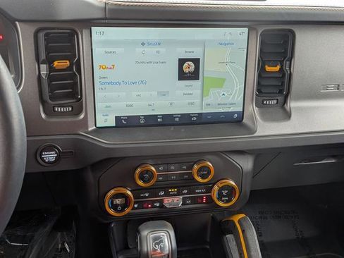 Used 2024 Ford Bronco Badlands image 20