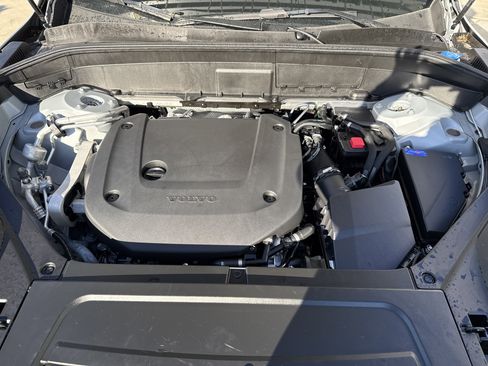 Used 2025 Volvo XC90 B6 Plus image 36