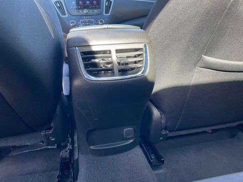 Used 2024 Chevrolet Malibu LT image 23