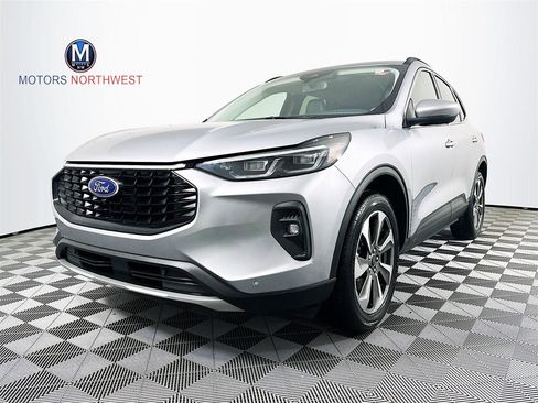 Used 2024 Ford Escape Platinum image 1