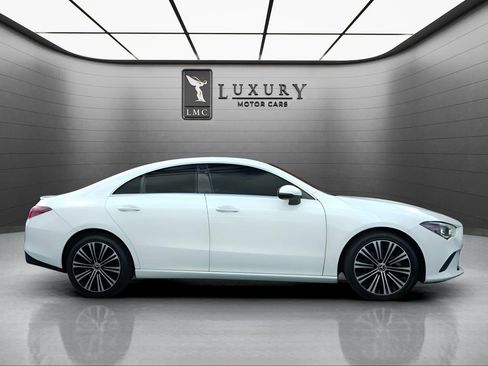Used 2023 Mercedes-Benz CLA 250 image 2