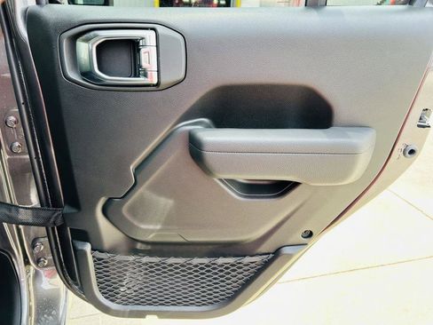 New 2025 Jeep Gladiator Sport image 28