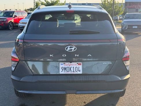 Used 2024 Hyundai Kona SEL FWD image 7
