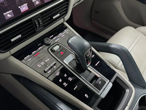 Used 2019 Porsche Cayenne AWD/4WD image 26