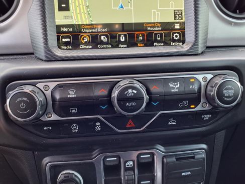 Used 2021 Jeep Wrangler Unlimited Sport AWD/4WD image 7
