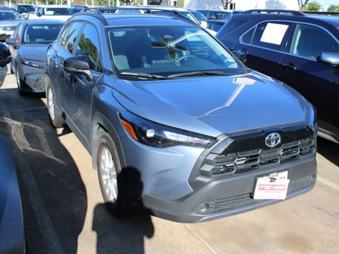 Certified 2026 Toyota Corolla Cross LE FWD image 2