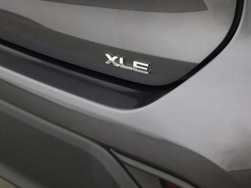 Used 2023 Toyota Highlander XLE FWD image 44