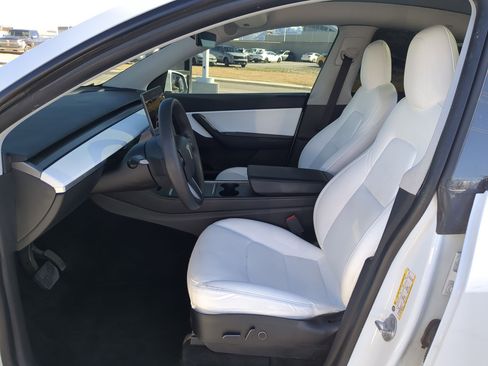 Used 2021 Tesla Model Y Long Range image 23