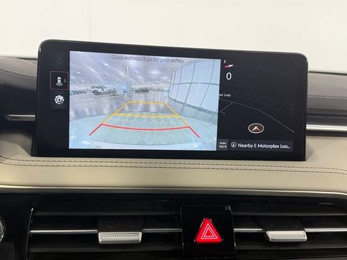 Used 2025 Genesis G70 2.5T image 18