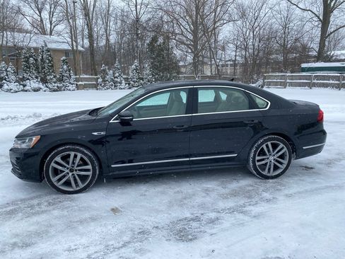Used 2017 Volkswagen Passat 1.8T R-Line image 2