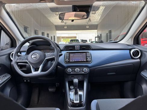 Used 2025 Nissan Versa SV FWD image 31