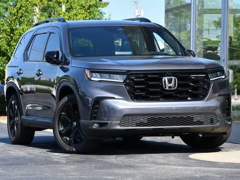 Used 2025 Honda Pilot Black Edition image 5
