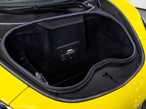 Used 2018 McLaren 570S Spider image 23