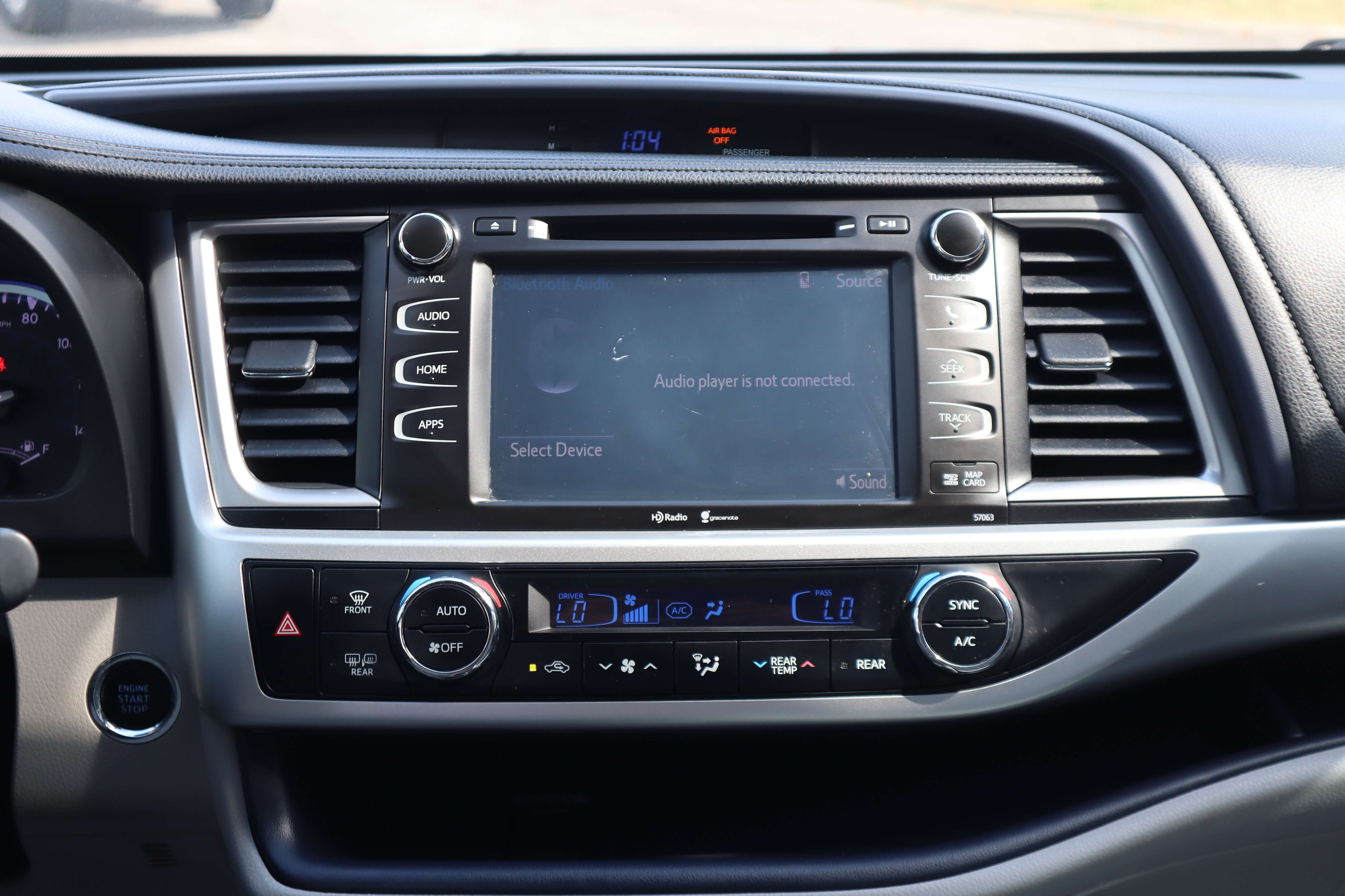 Used 2015 Toyota Highlander XLE FWD image 14