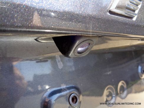 Used 2015 Toyota Venza LE image 15