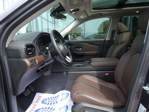 Used 2025 Honda Pilot Elite image 9