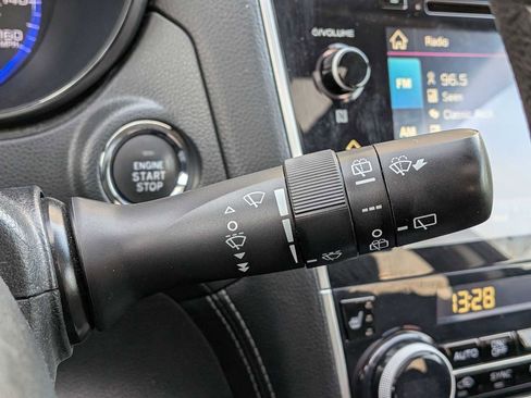 Used 2019 Subaru Outback 3.6R Limited image 26