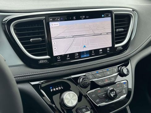 New 2026 Chrysler Pacifica Limited w/ S Appearance Package image 16