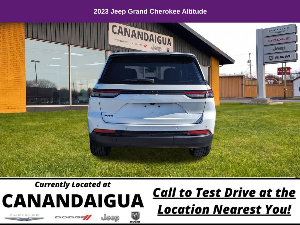 Used 2023 Jeep Grand Cherokee Altitude AWD/4WD image 9