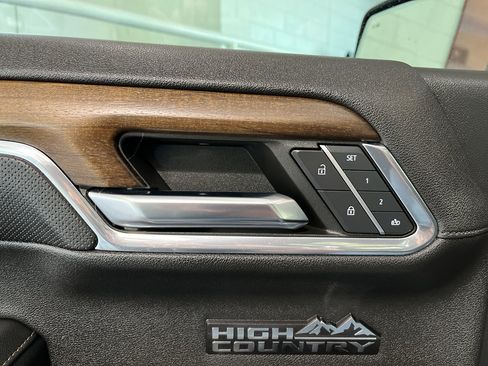 Used 2024 Chevrolet Silverado 1500 High Country w/ Technology Package AWD/4WD image 27
