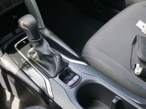 Used 2025 Toyota Corolla Cross LE FWD image 16
