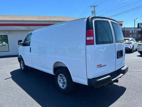 Used 2026 Chevrolet Express 2500 w/ Driver Convenience Package RWD image 7