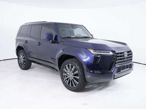 Used 2025 Lexus GX 550 w/ Accessory Package (2T) AWD/4WD image 9