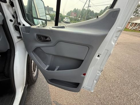 Used 2017 Ford Transit 150 130 Low Roof RWD image 19
