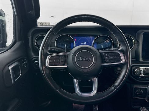 Used 2022 Jeep Wrangler Unlimited Sahara image 18