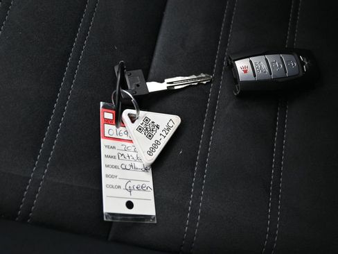 Used 2025 Mitsubishi Outlander SE AWD/4WD image 30