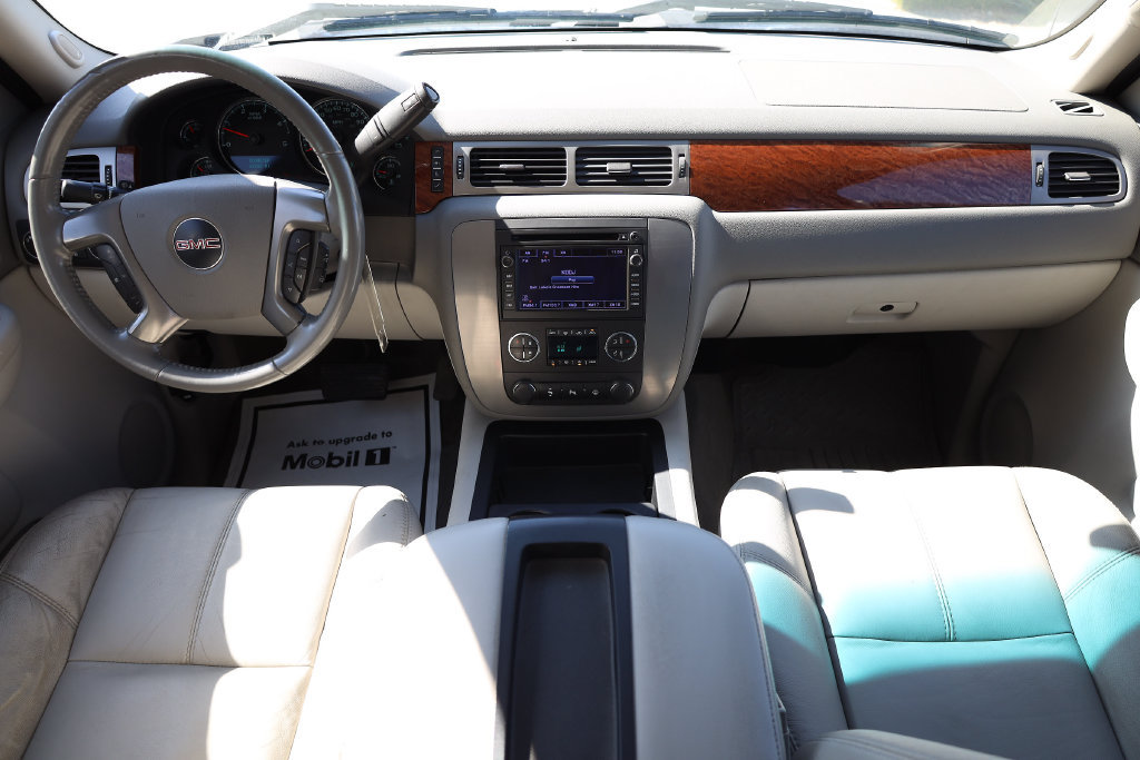 Used 2008 GMC Sierra 2500 SLT w/ Z71 Off-Road Package AWD/4WD image 18