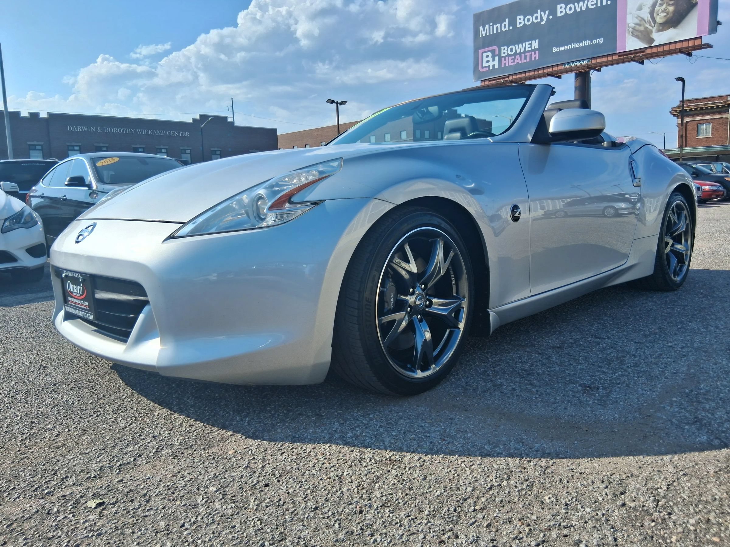 Used 2010 Nissan 370Z Touring w/ Sport Pkg RWD image 3