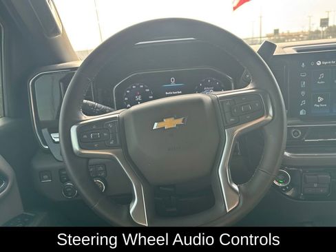 Used 2025 Chevrolet Silverado 2500 LTZ w/ LTZ Convenience Package image 15