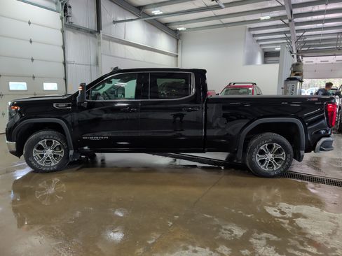 Used 2024 GMC Sierra 1500 SLE w/ Preferred Package AWD/4WD image 5
