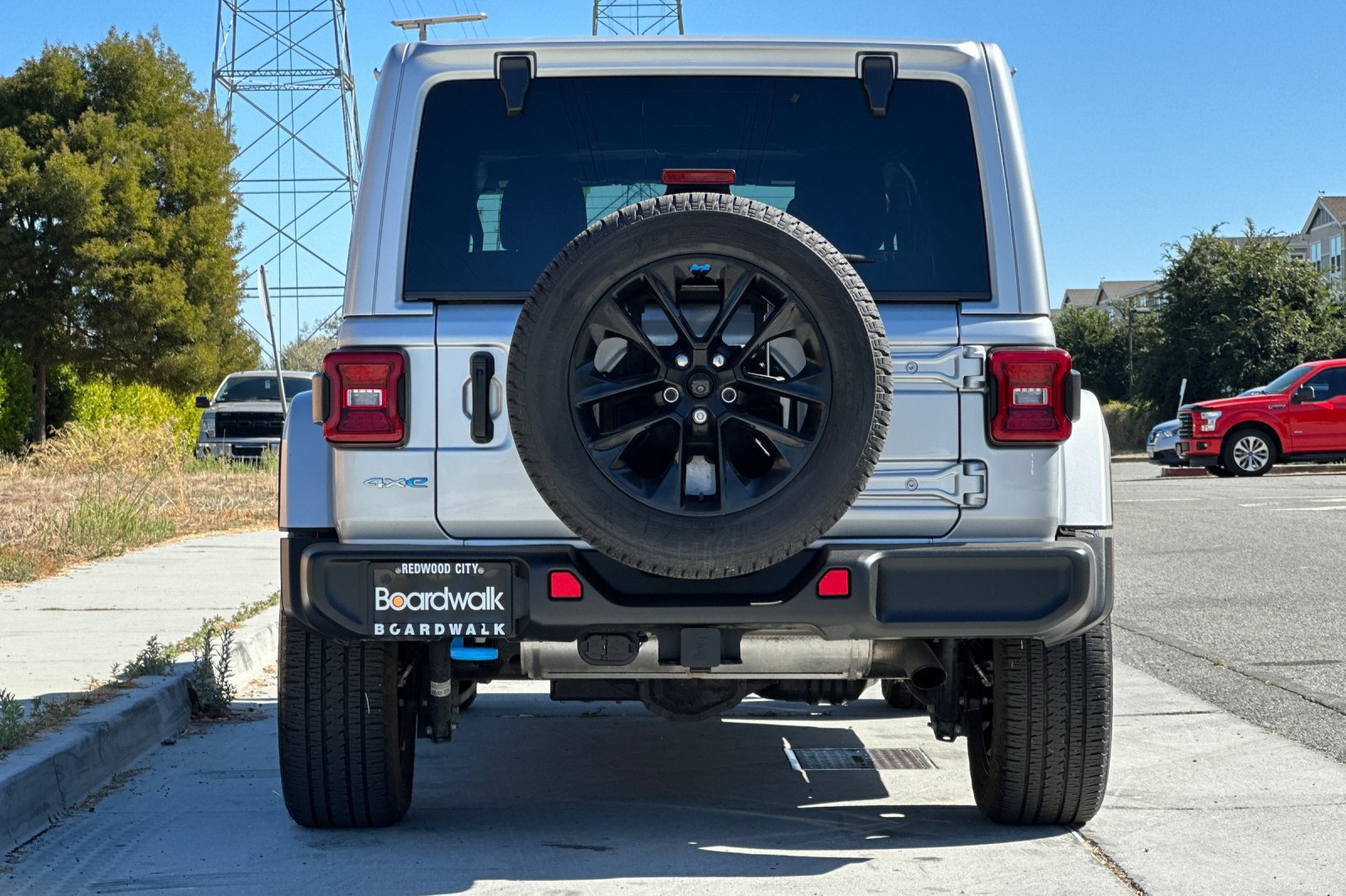 Used 2023 Jeep Wrangler Unlimited Sahara w/ Cold Weather Group AWD/4WD image 5