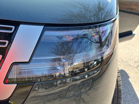 New 2026 Land Rover Range Rover SE image 32