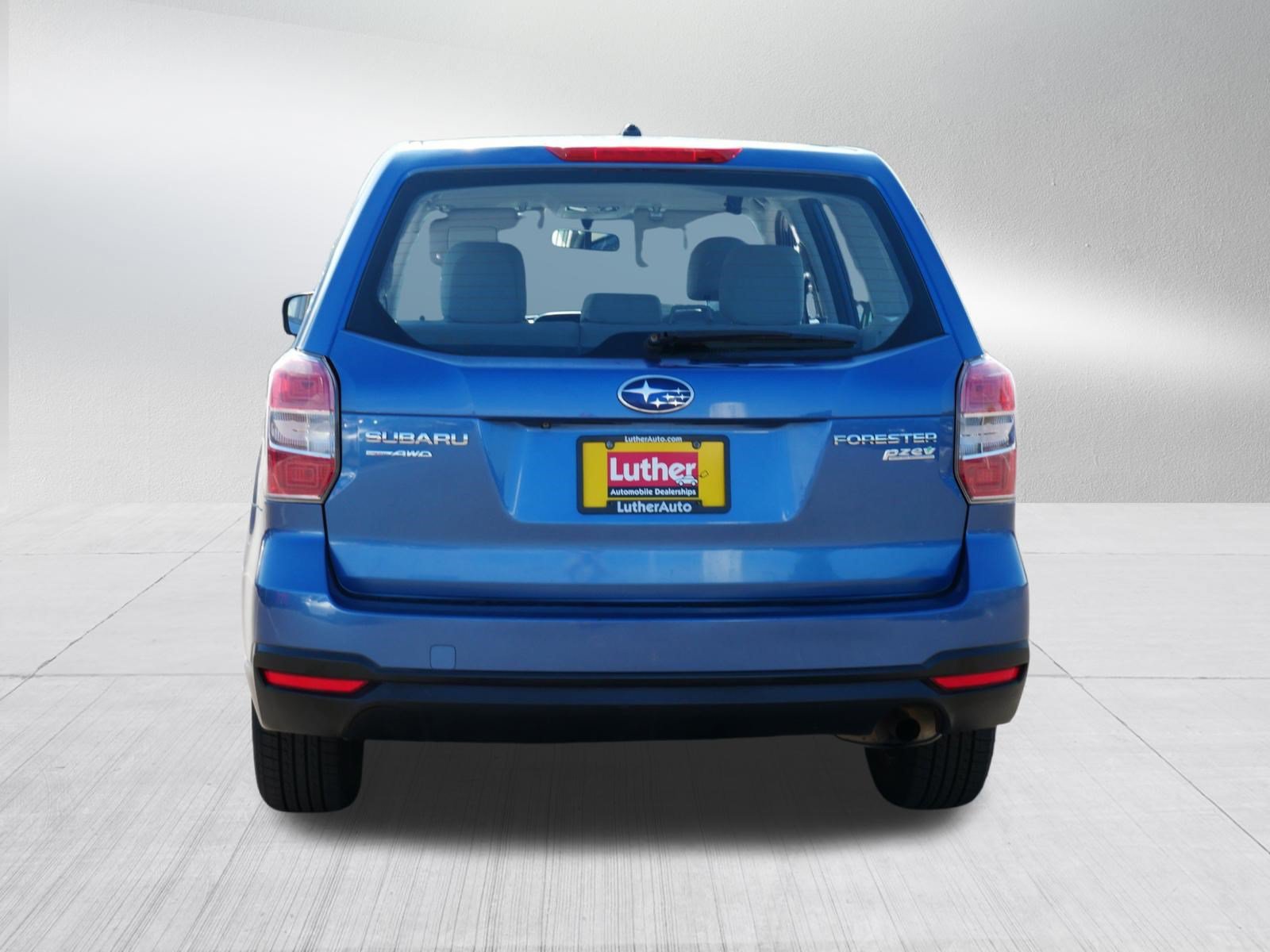 Used 2015 Subaru Forester 2.5i AWD/4WD image 6