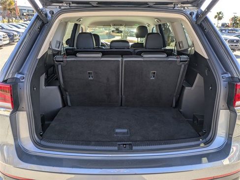 Used 2024 Volkswagen Atlas SE image 31
